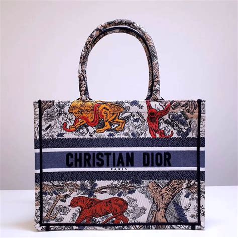 pochette dior uomo|christian dior tote bag small.